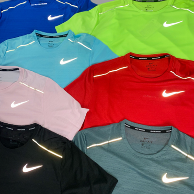Discover how to effortlessly combine style and comfort with the Nike Miler T-Shirt